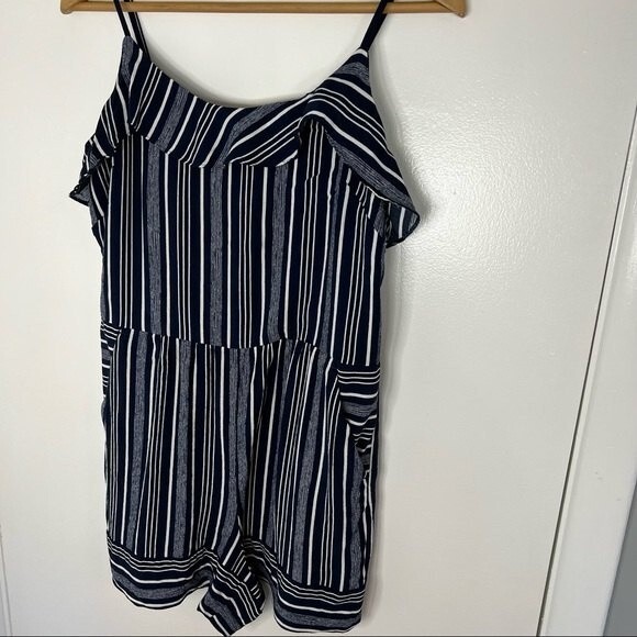 Loft Striped Romper Size 8 Petite Flowy Spaghetti Strap Shorts with Pockets - Picture 3 of 8